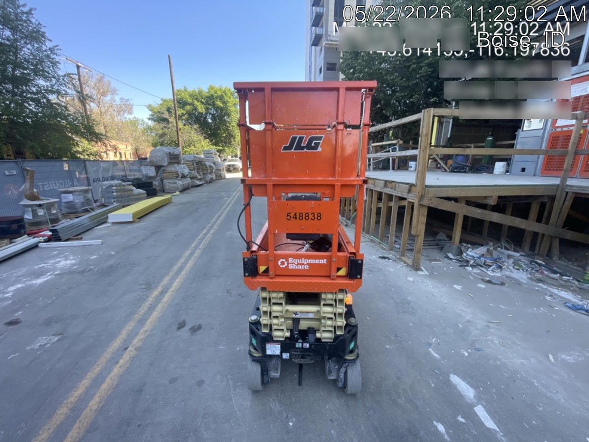 2025 JLG ES1932