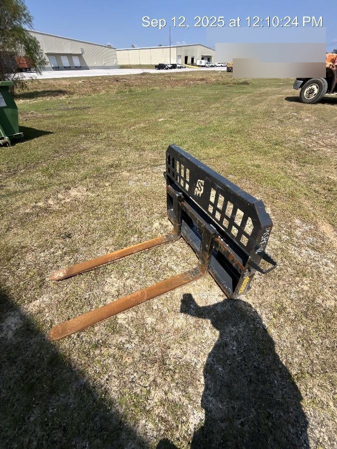 2024 SOLESBEE 48" Pallet Forks - Solesbee