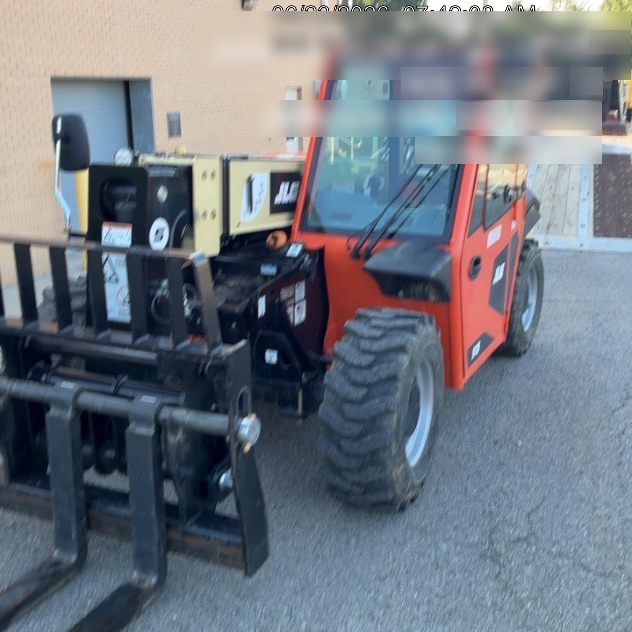 2025 JLG 519