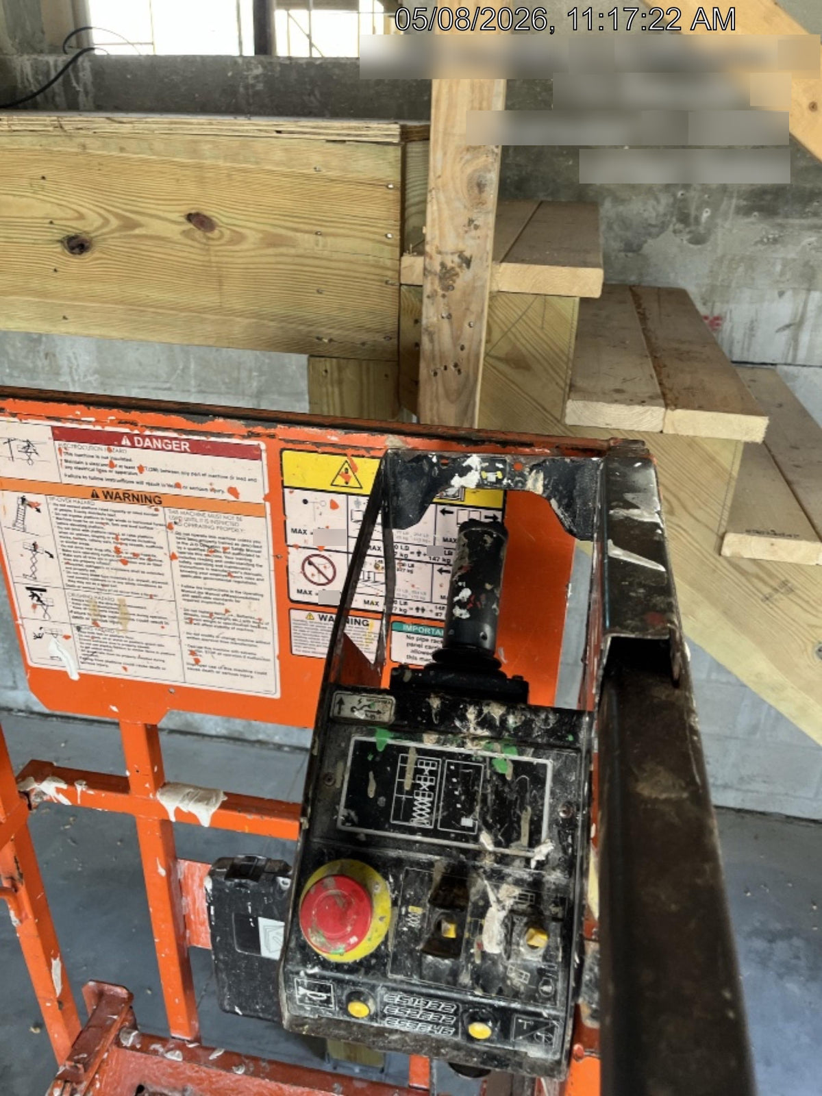 2022 JLG ES1330L
