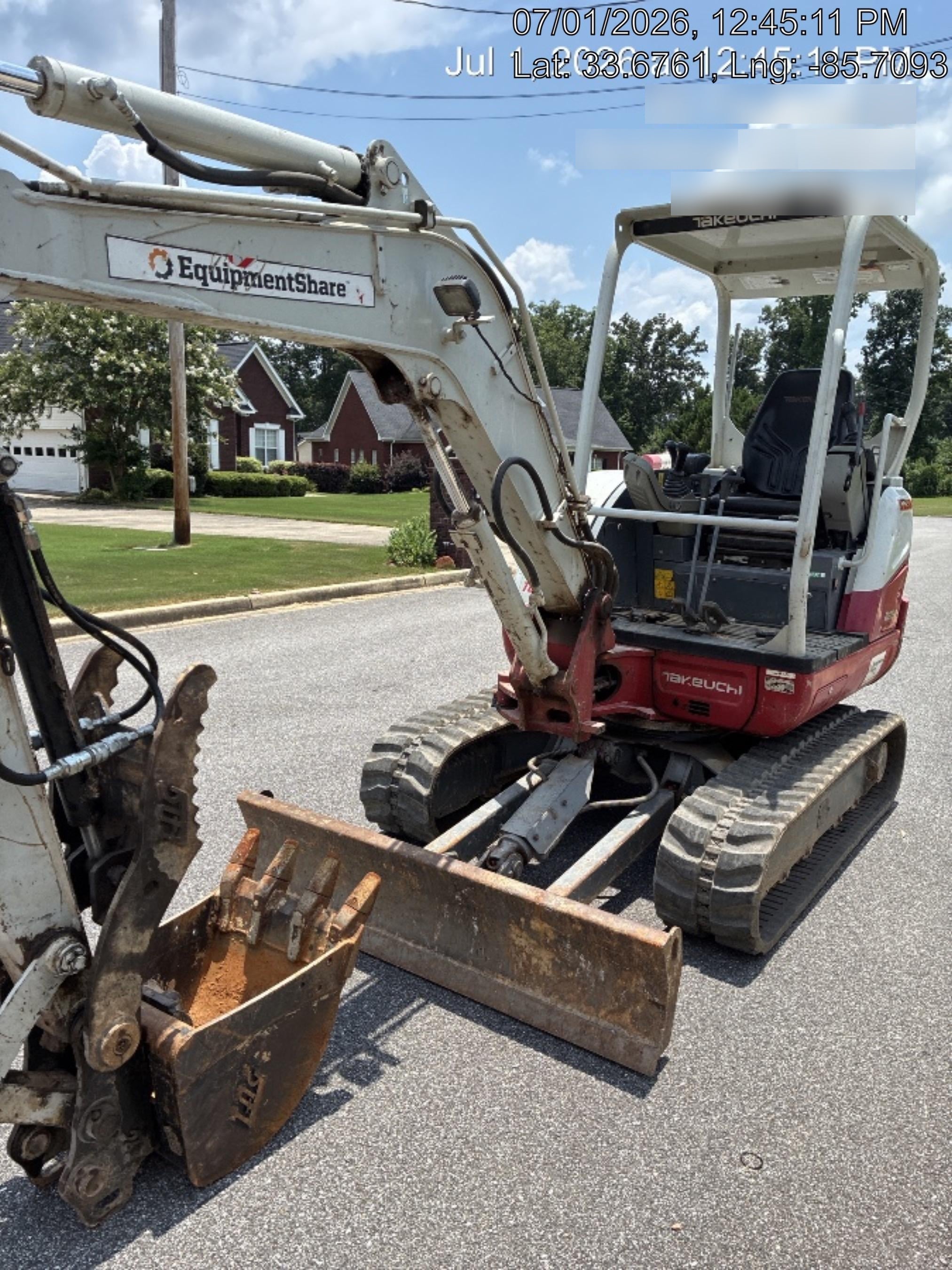 2022 TAKEUCHI TB235-2R