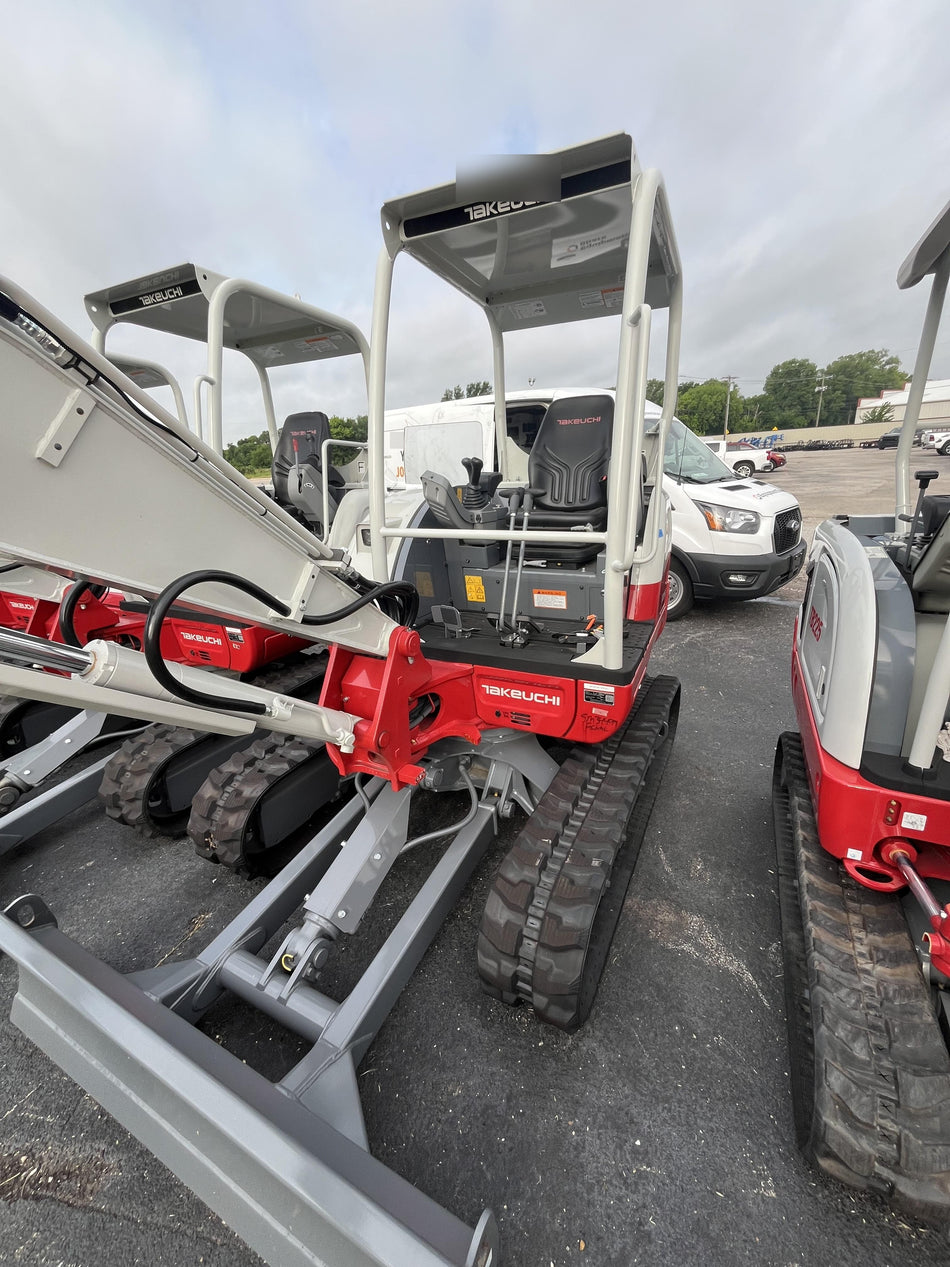 2024 TAKEUCHI TB235-2R
