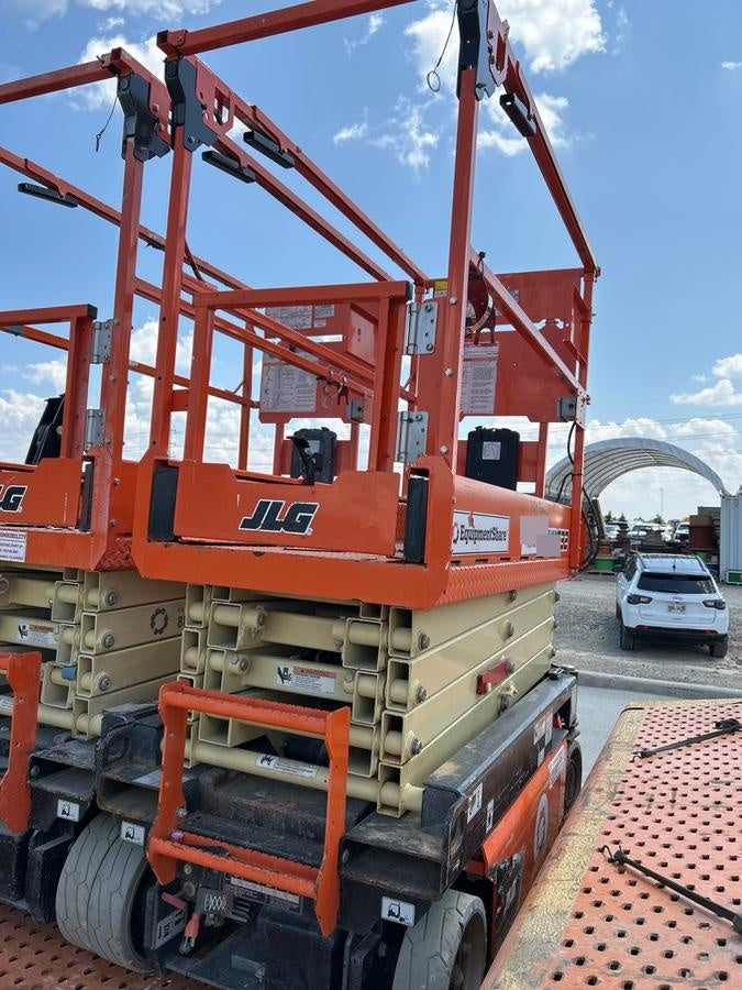 2021 JLG ES1932