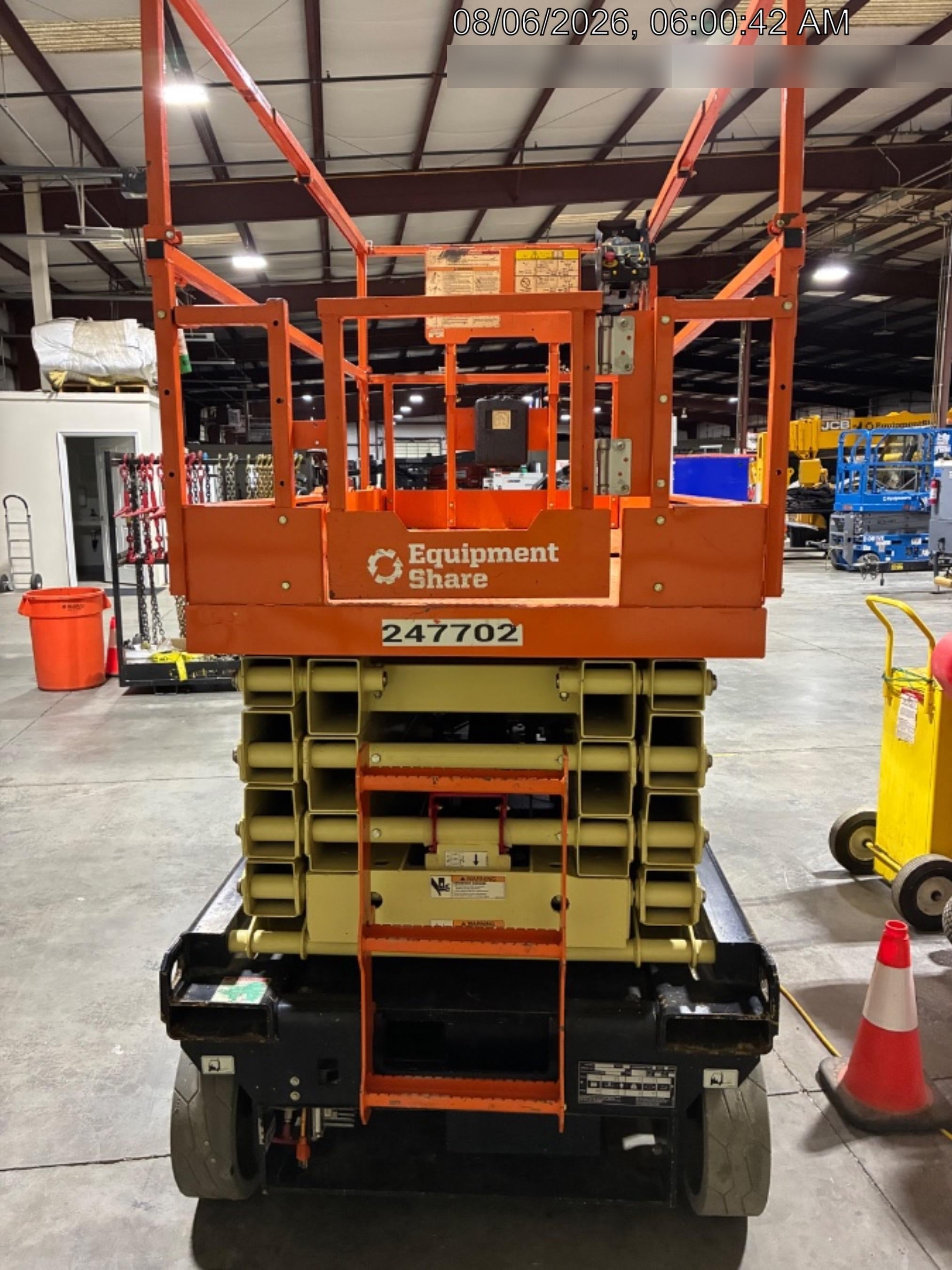2022 JLG ES3246
