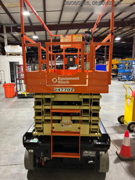 2022 JLG ES3246