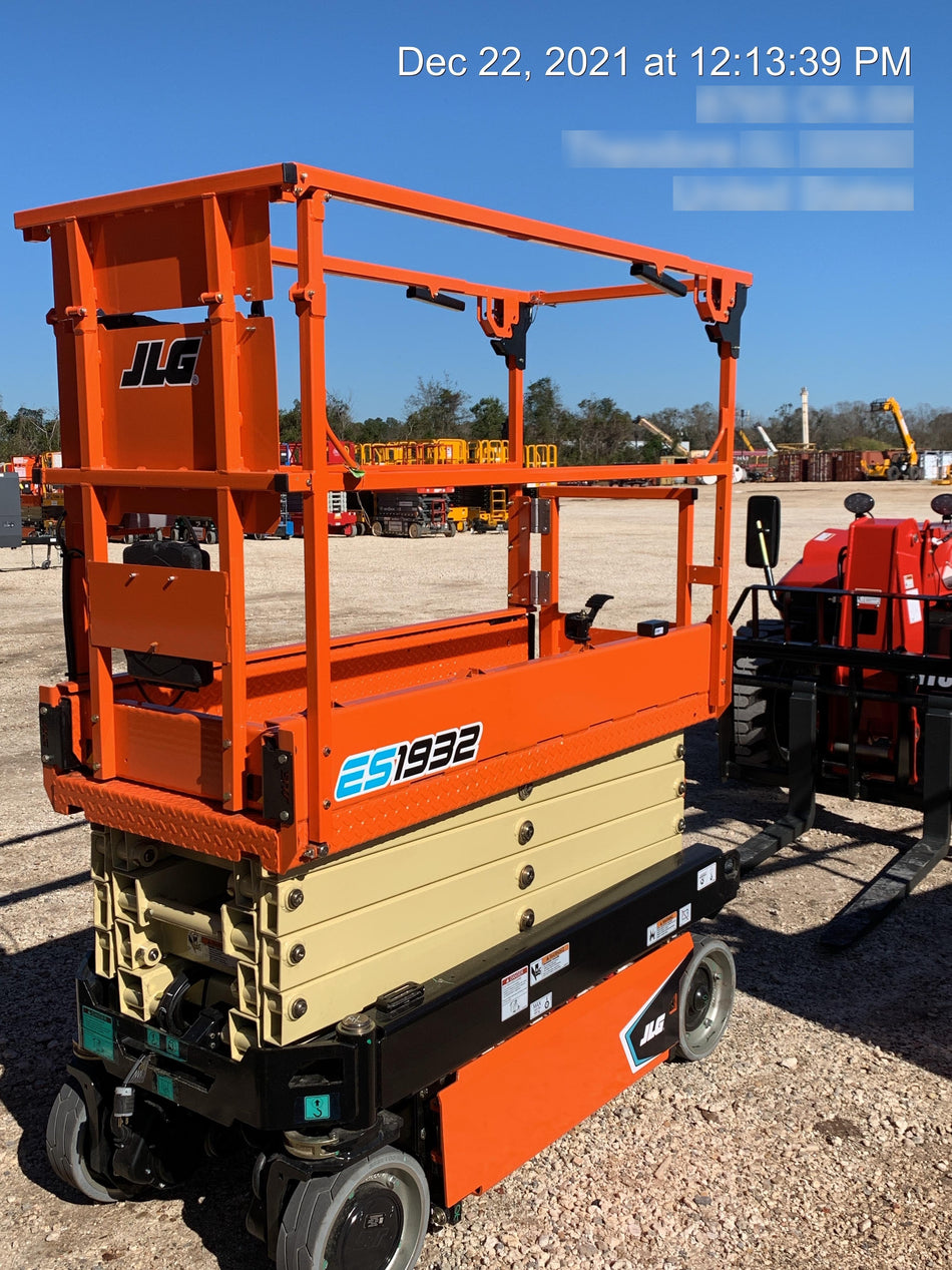 2021 JLG ES1932