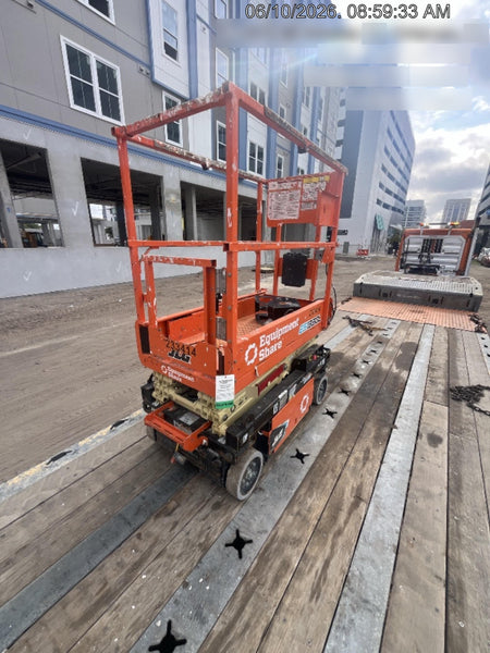 2022 JLG ES1330L