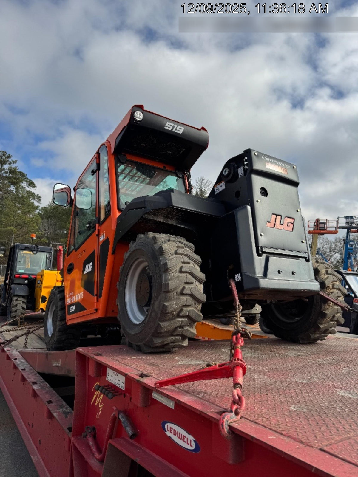 2025 JLG 519