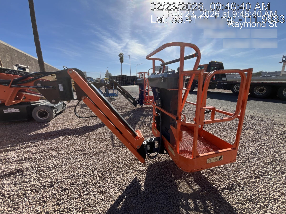 2019 JLG E300AJP