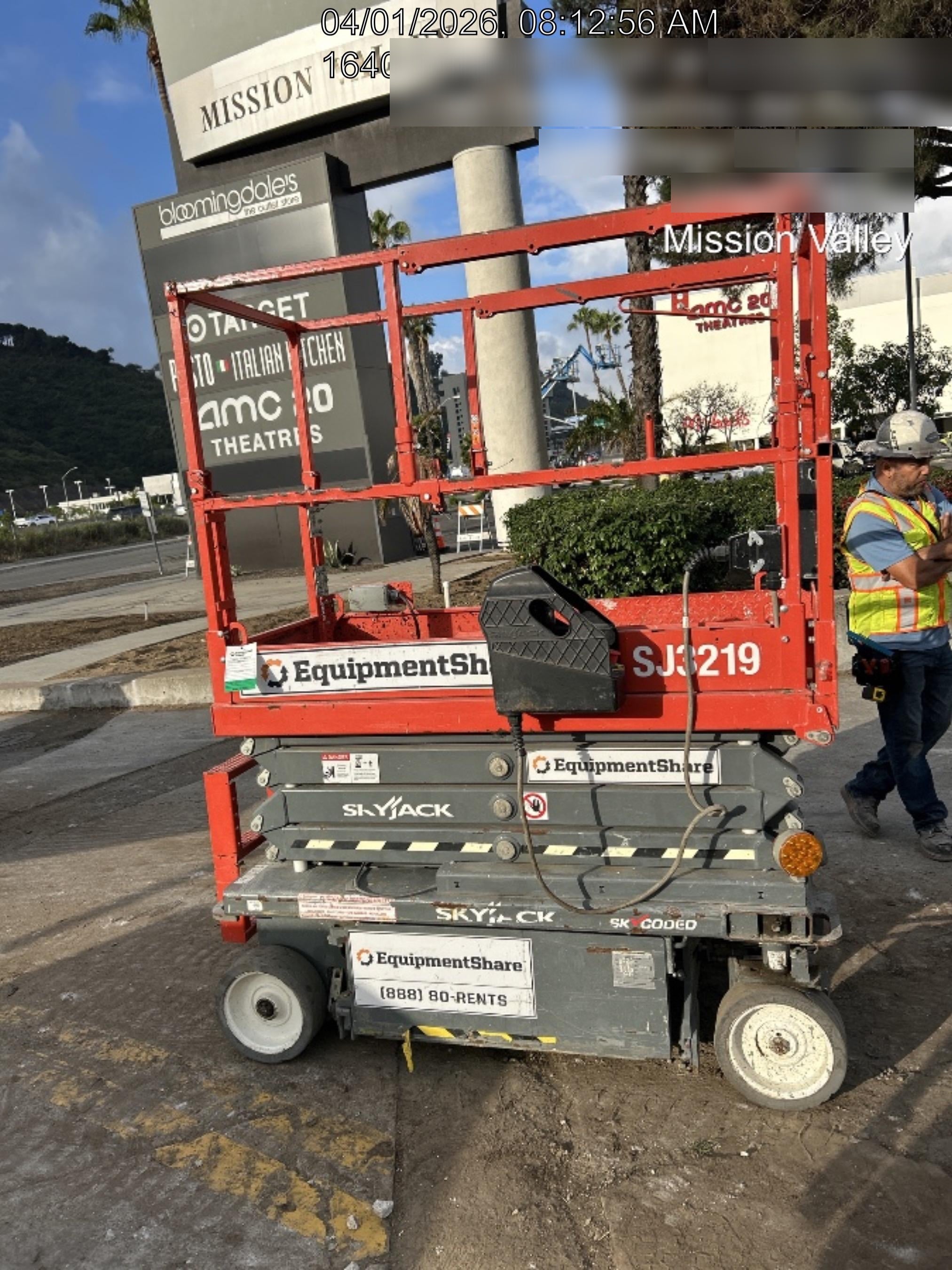 2020 Skyjack SJIII-3219 Solid NM Tires, Half height spring hinged entry gate, Dual Beacons, 800W Inverter