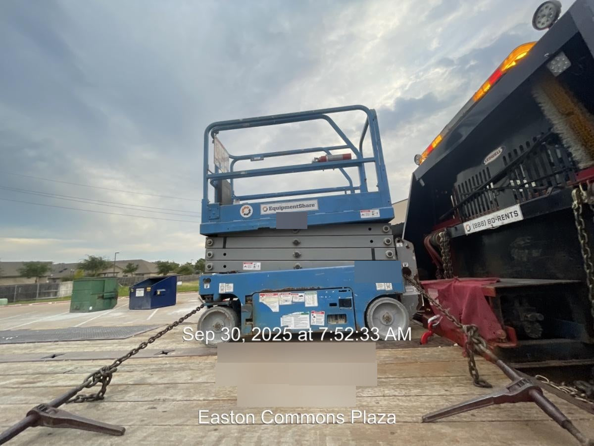 2019 Genie GS-1930 Fixed rails with chain Entry