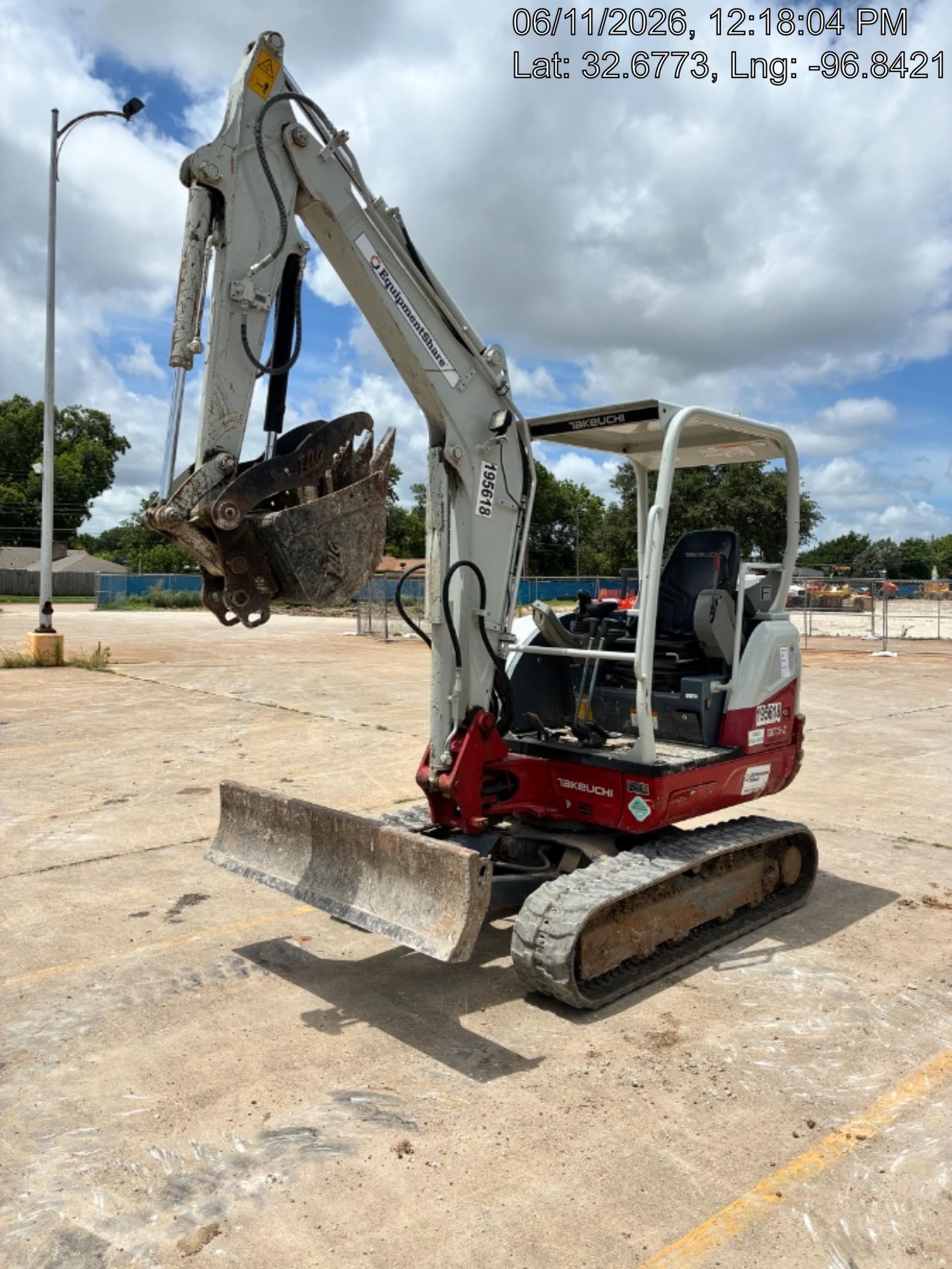 2021 TAKEUCHI TB235-2R