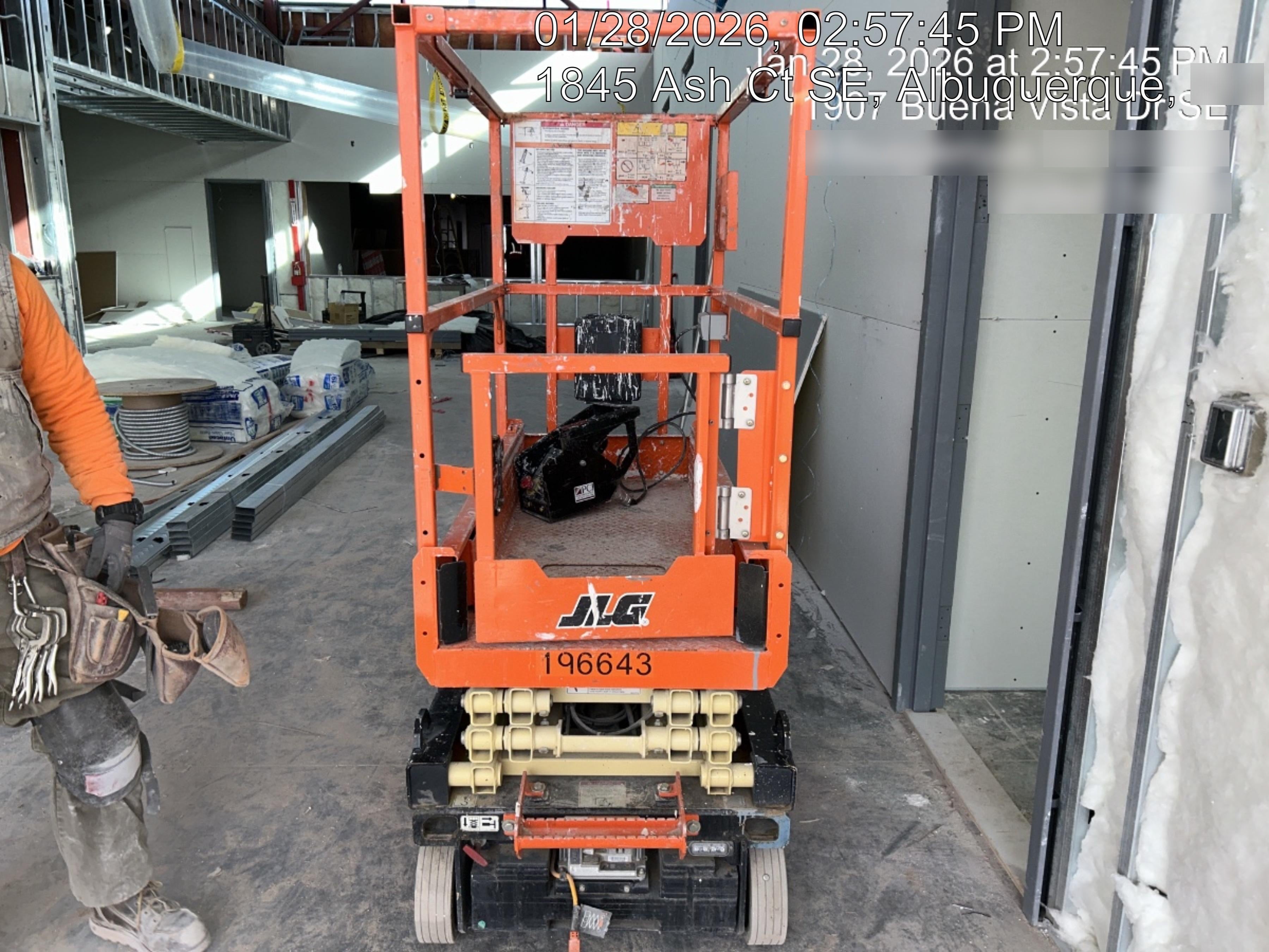 2021 JLG ES1330L