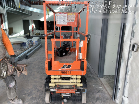 2021 JLG ES1330L