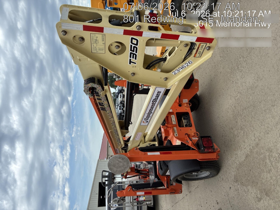 2022 JLG T350