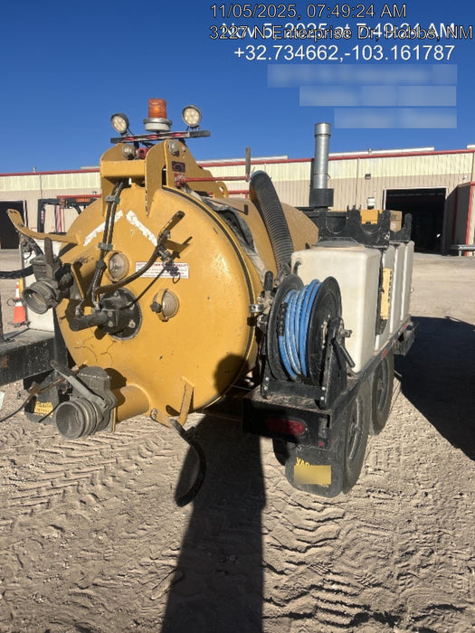2020 Vac-Tron LP573XDT Tier 4 Kohler Diesel Engine, 500 Gallon Debris Tank w/ Hydraulic Tilt, two (2) 100 Gallon Water Tanks, Low Profile Torsion Axles (12,000 GVWR), Manual Jack Trailer