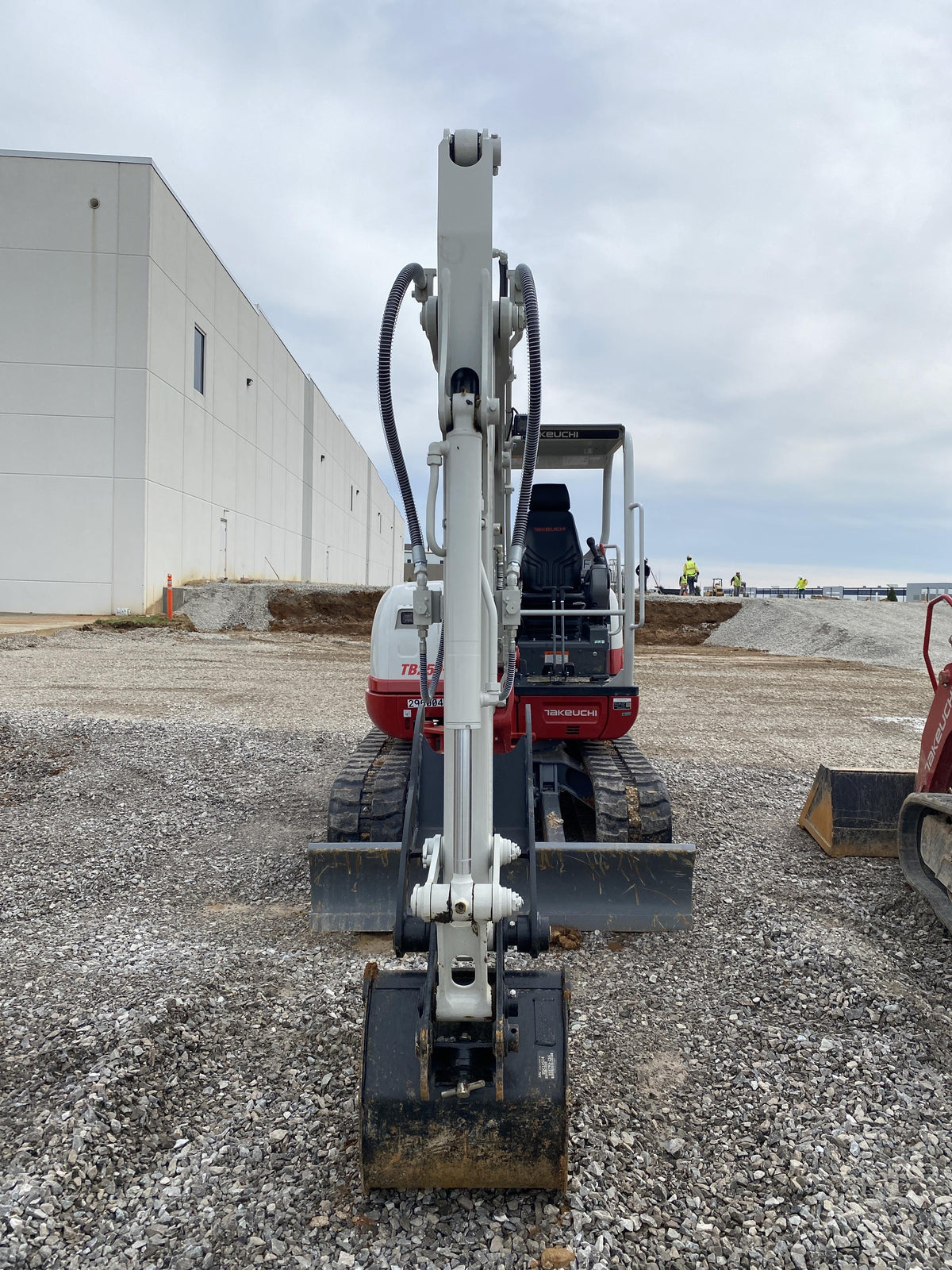 2023 TAKEUCHI TB250-2R