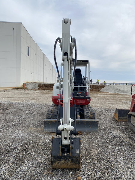 2023 TAKEUCHI TB250-2R