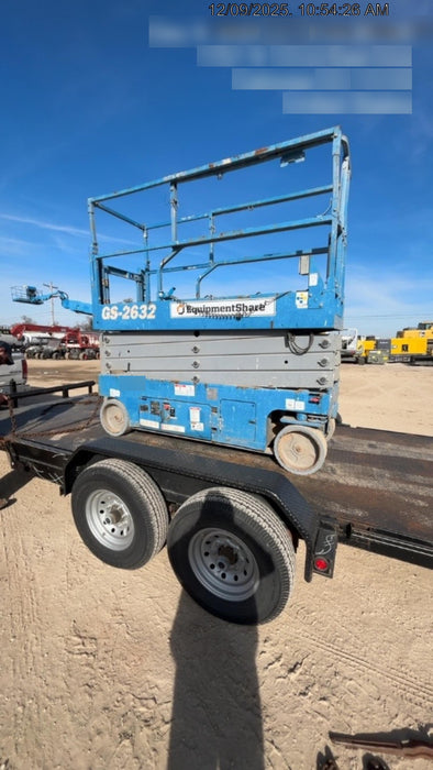 2019 Genie GS-2632 Folding rails with half height swing gate