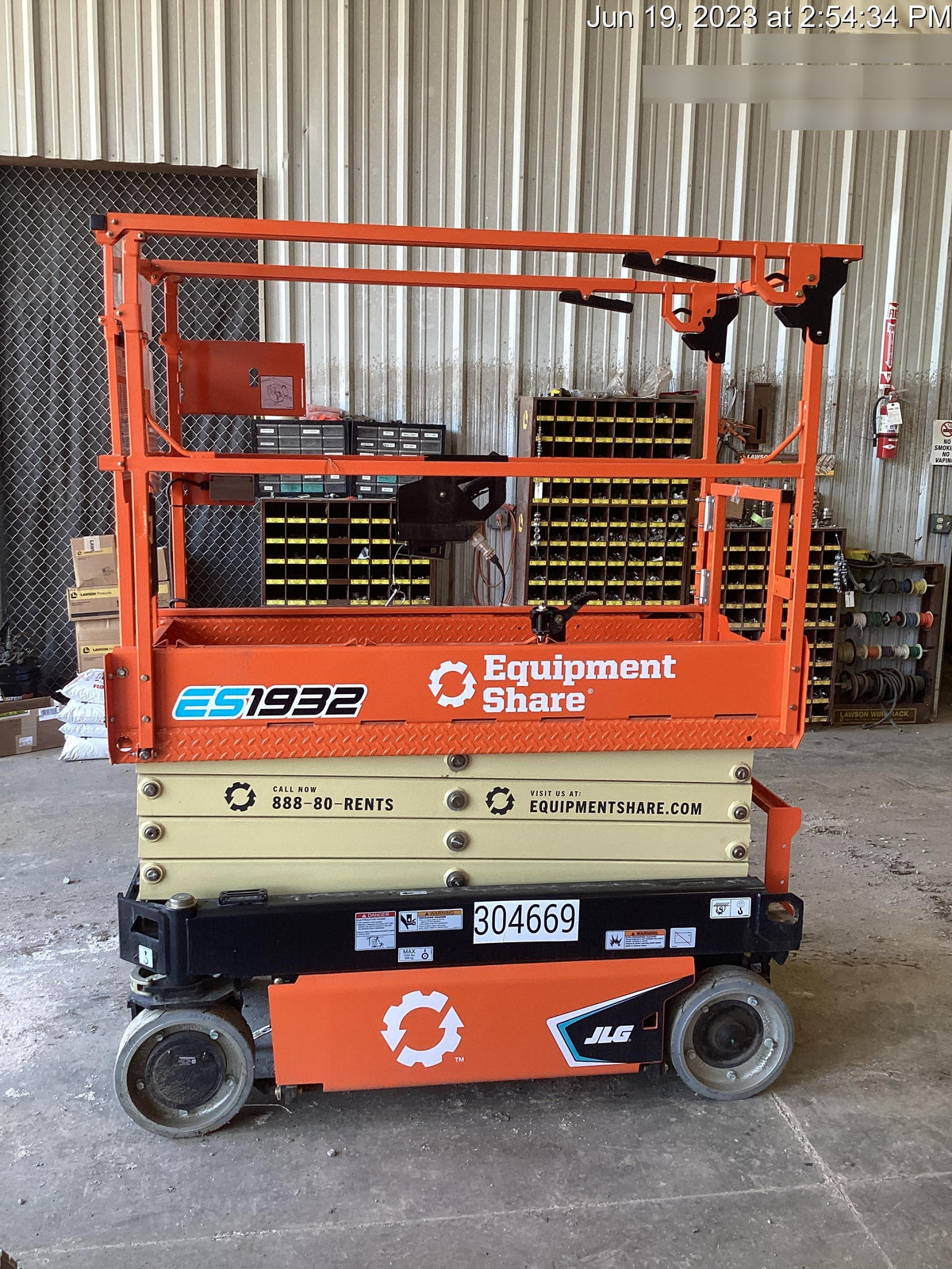 2023 JLG ES1932