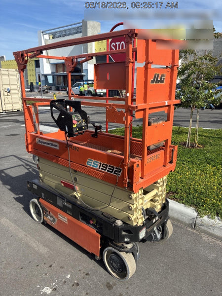 2022 JLG ES1932