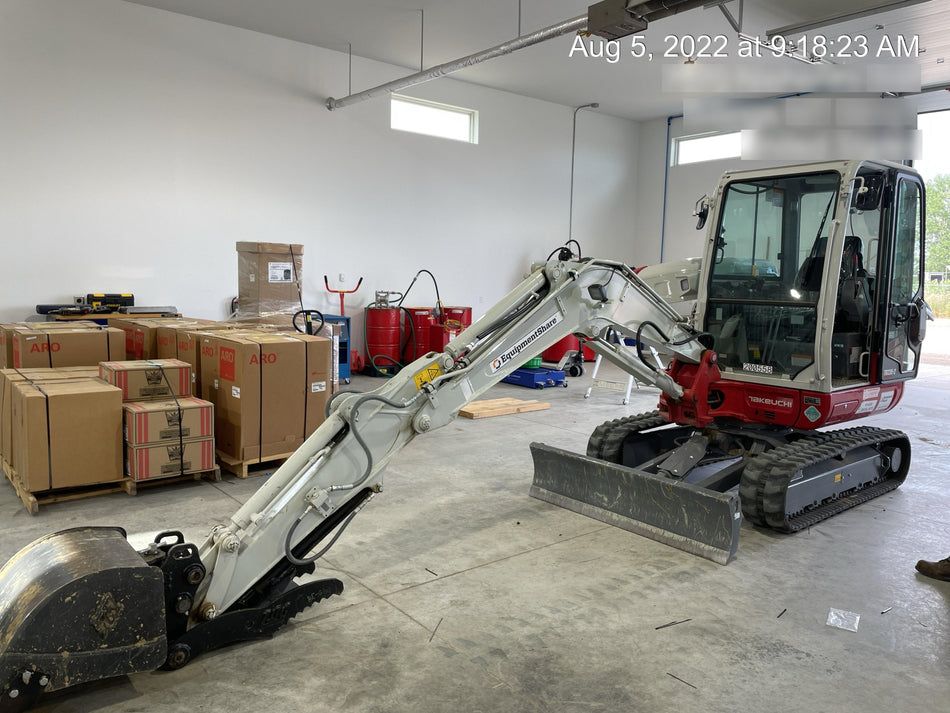 2022 TAKEUCHI TB235-2CR