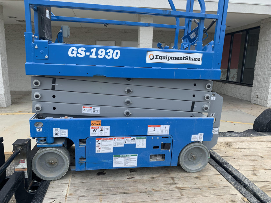 2020 Genie GS-1930 Fixed rails with chain entry gate - Pre A92.20