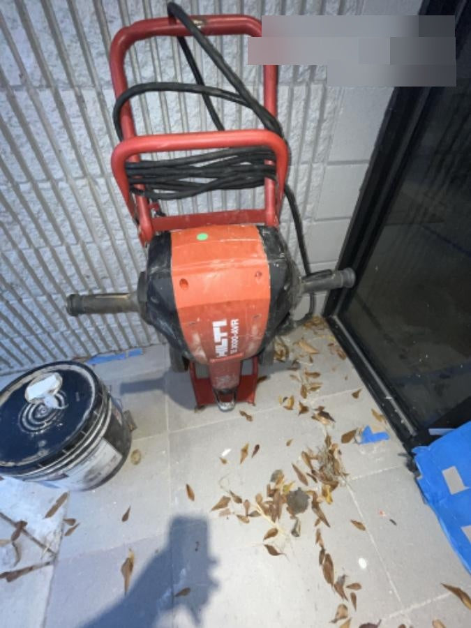 2020 HILTI TE 3000-AVR