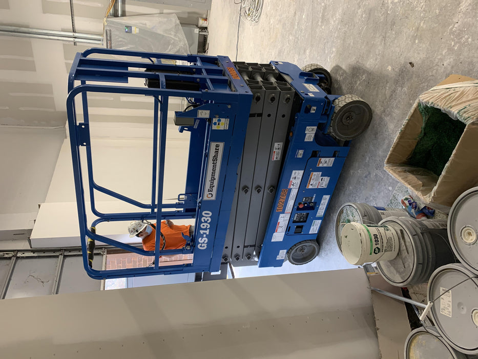 2020 Genie GS-1930 Fixed rails with chain entry gate - Pre A92.20