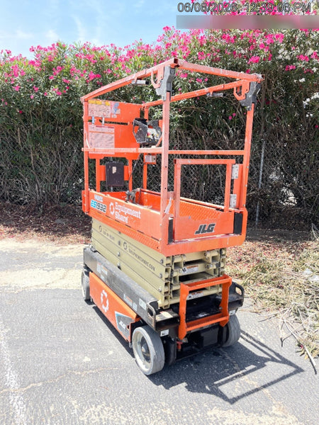 2022 JLG ES1932