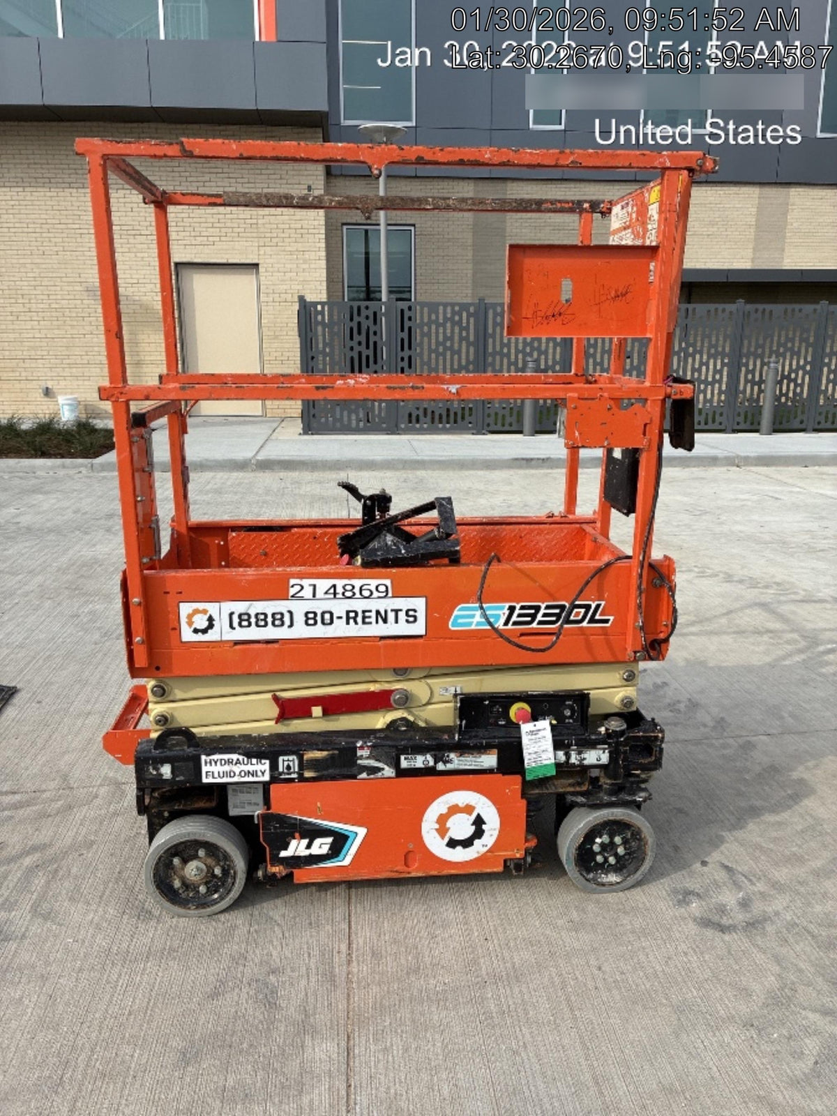 2022 JLG ES1330L