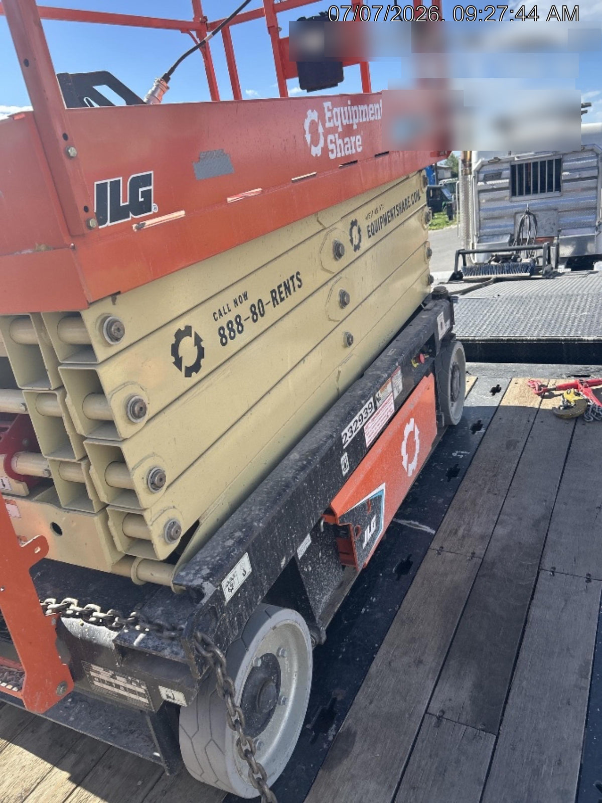 2022 JLG ES3246