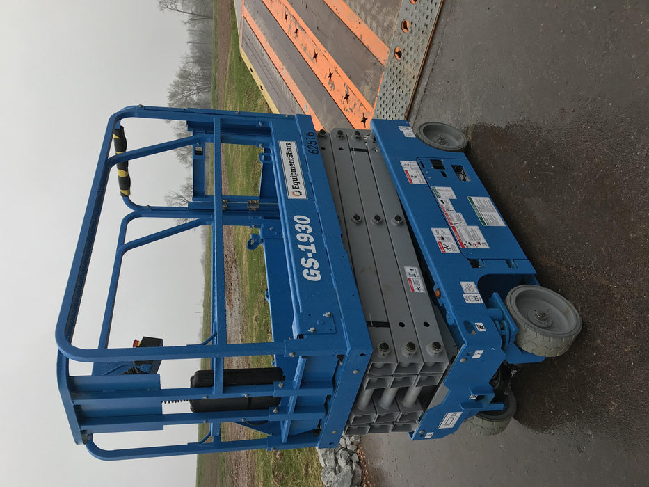 2020 Genie GS-1930 Solid Non Marking Tires, Beacon, Folding rails with half height swing gate