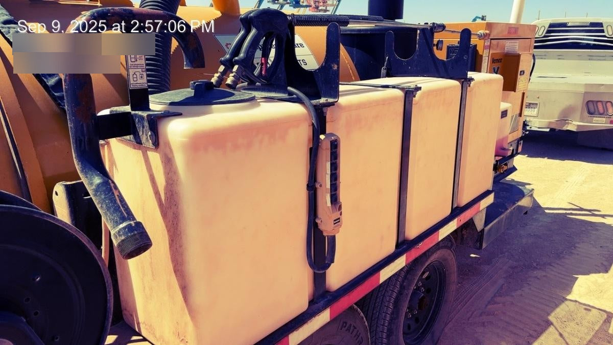 2023 VAC-TRON LP573XDT