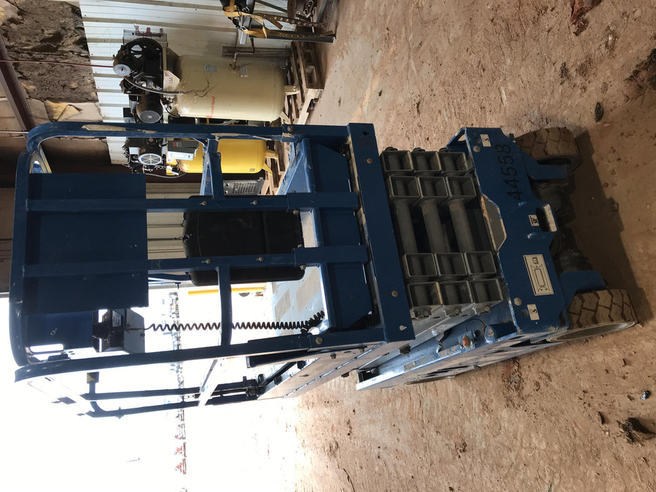 2019 Genie GS-1930 Fixed rails with chain Entry