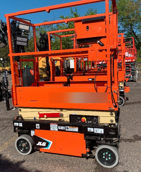 2022 JLG ES1330L