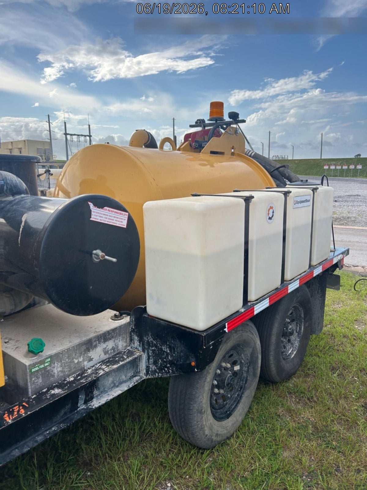 2023 Vac-Tron LP573XDT T4 Koehler Diesel Engine, 500 Gallon Debris Tank, x2 100 Gallon Water Tanks