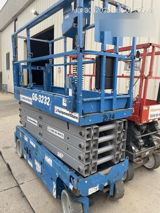 2016 Genie GS-3232 Genie GS3232 Narrow Scissor Lift