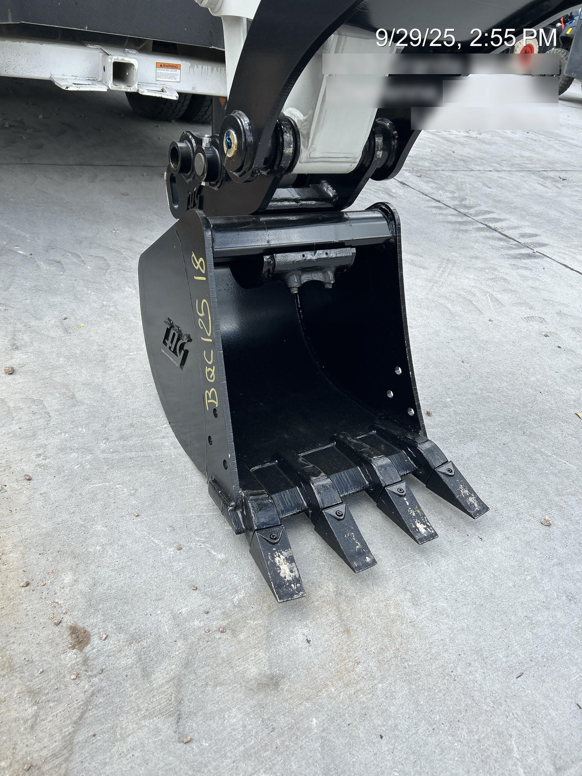 2025 TAKEUCHI 18" HD Bucket - Takeuchi