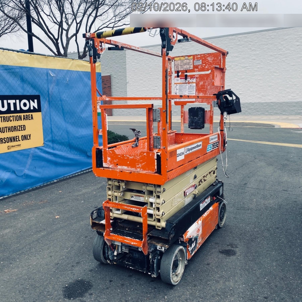 2020 Genie GS-1930 Solid Non Marking Tires, Beacon, Folding rails with half height swing gate, 800W Inverter
