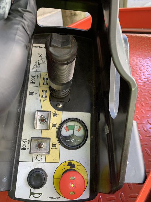 2020 Skyjack SJIII-3219 Solid NM Tires, Half height spring hinged entry gate, Dual Beacons, 800W Inverter