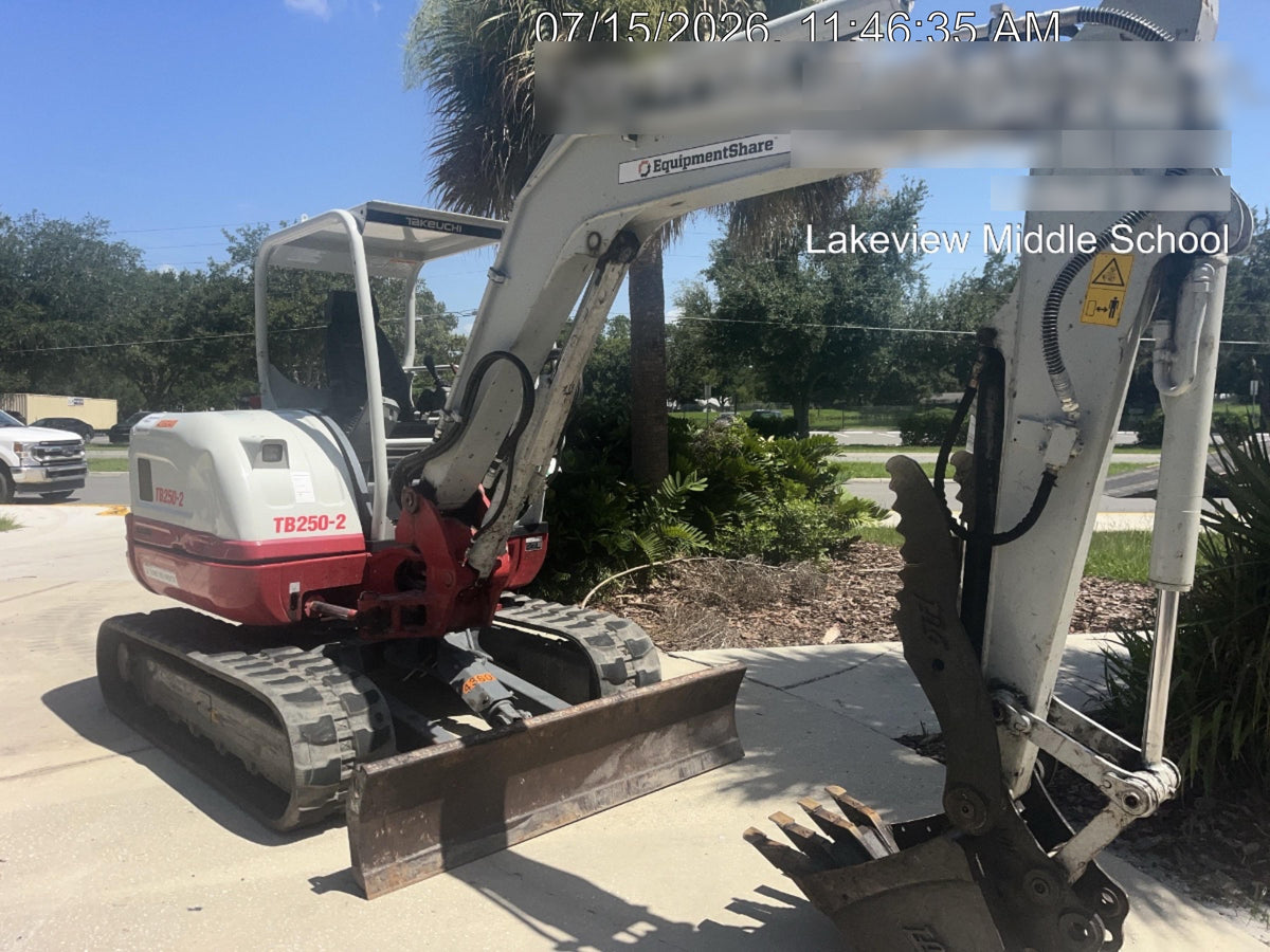 2024 TAKEUCHI TB250-2R