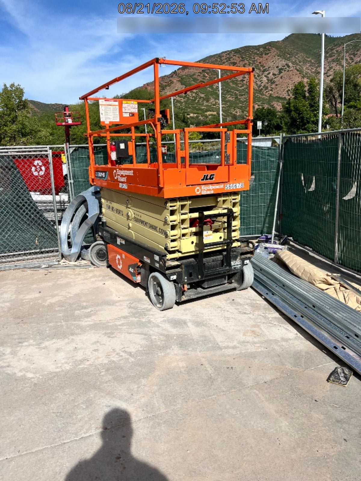 2025 JLG ES3246