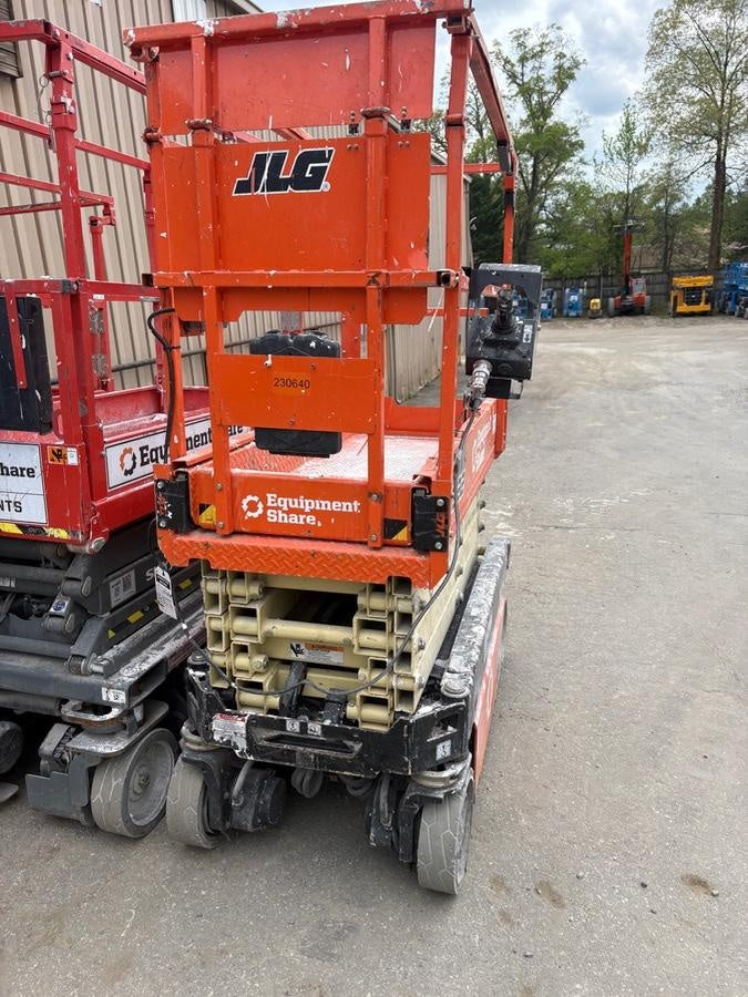 2022 JLG ES1932
