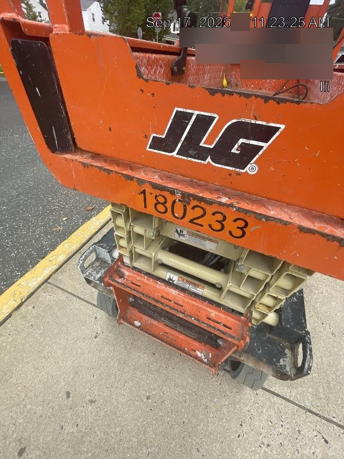 2021 JLG ES1932