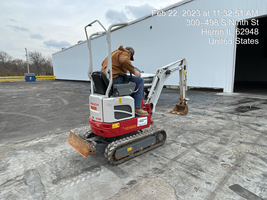 2022 TAKEUCHI TB210R