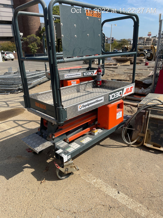 2021 JLG 1030P