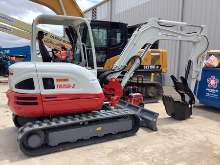 2021 TAKEUCHI TB250-2