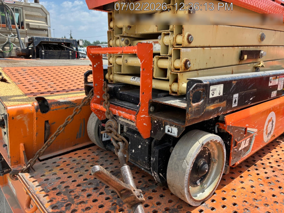 2021 JLG ES1932