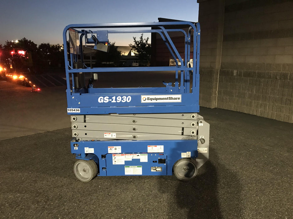 2020 Genie GS-1930 Fixed rails with chain entry gate - Pre A92.20, 800W Inverter